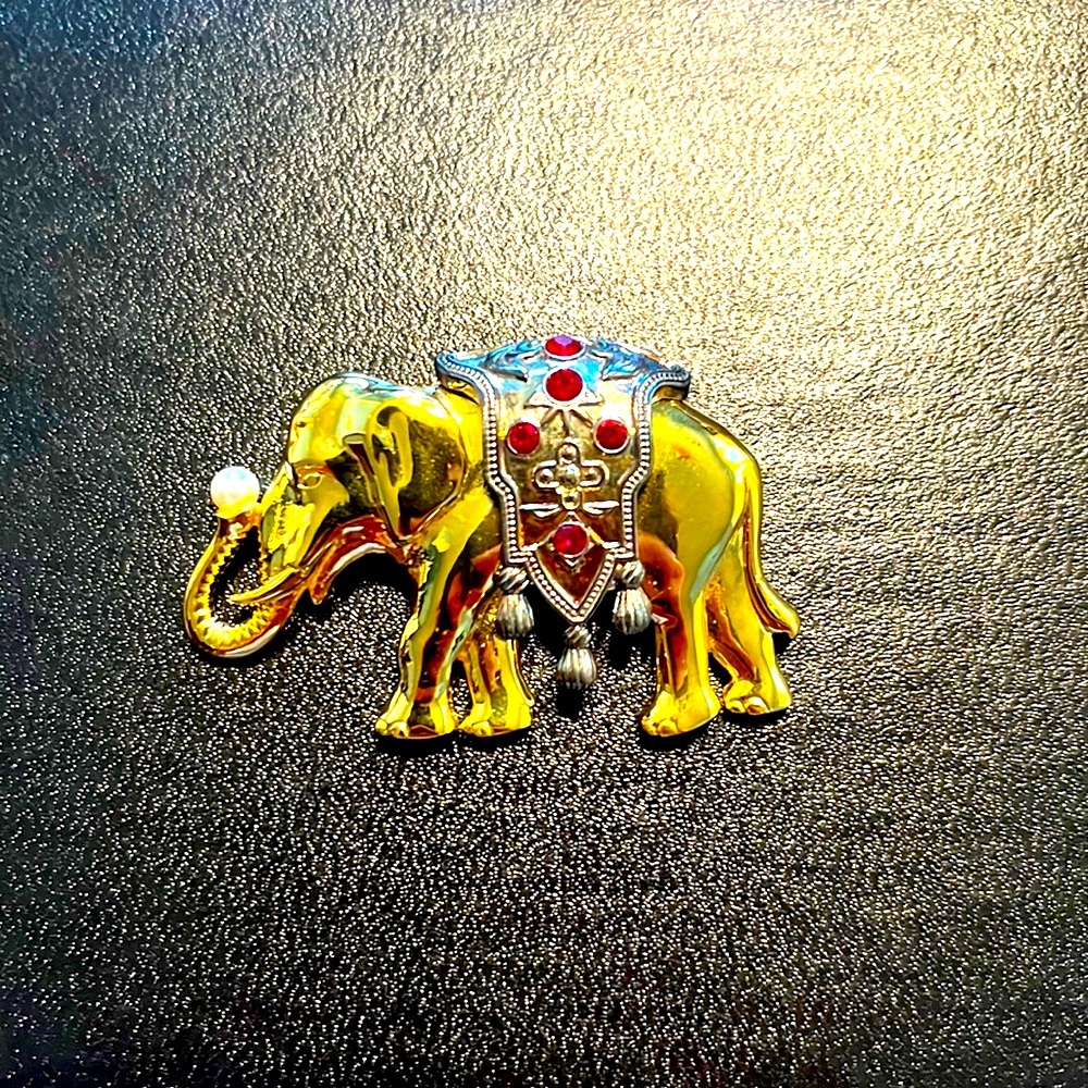 Edgar Berebi elephant brooch